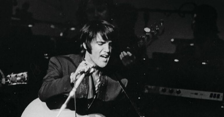 Elvis Presley A Mess of Blues (1)